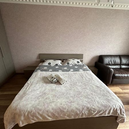 Апартаменти Біля Автовокзалу Ternopil Exteriör bild