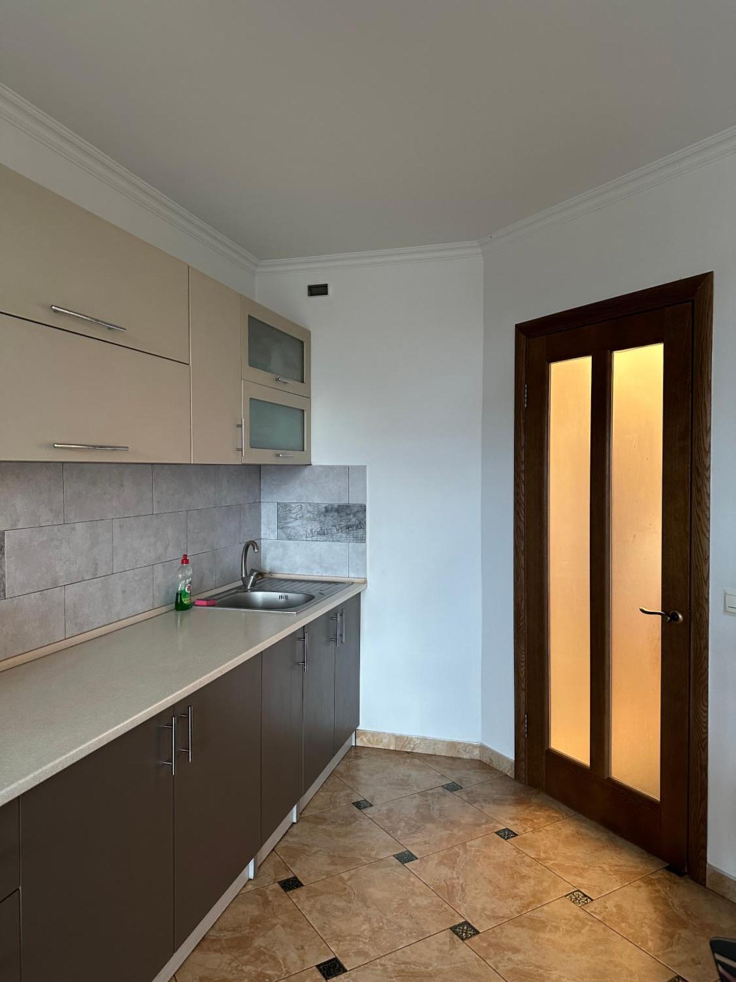 Апартаменти Біля Автовокзалу Ternopil Exteriör bild