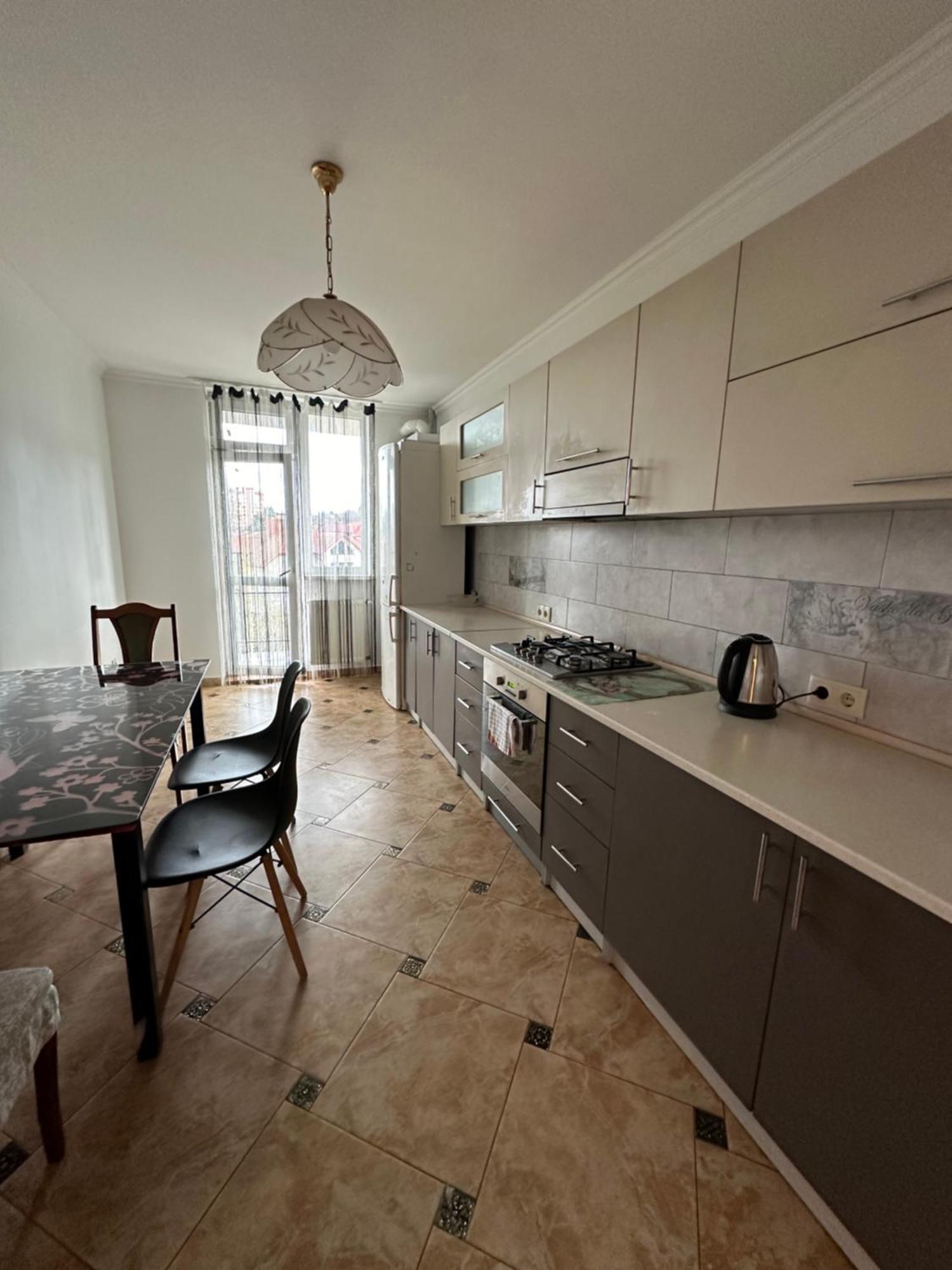 Апартаменти Біля Автовокзалу Ternopil Exteriör bild